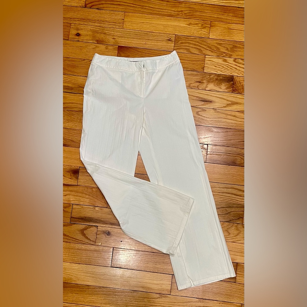 White mid rise bootcut pants, size 8. EUC